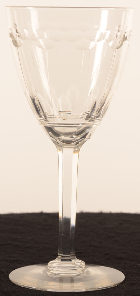 Val Saint-Lambert Nestor taille ecaille et olive 184 — Val St-Lambert, modele Nestor taille ecaille et olive, verre en cristal, hauteur 184 mm