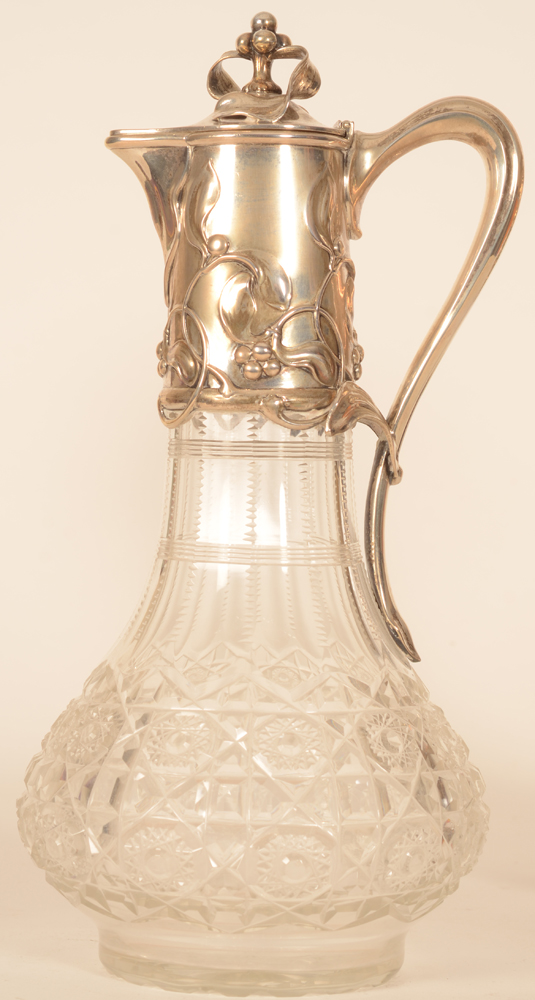 Wilkens a pair of art nouveau silver and cut crystal carafes — Detail of one of the carafes
