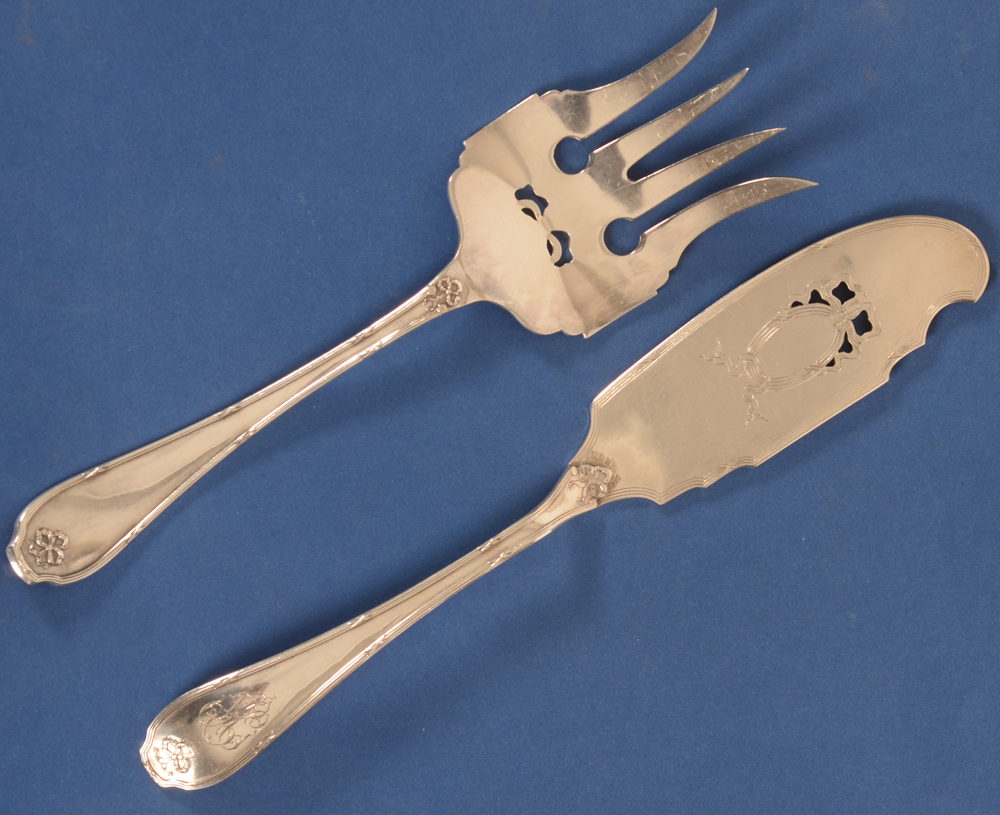 Otto Wiskemann — The large silver serving pieces with à jour decoration