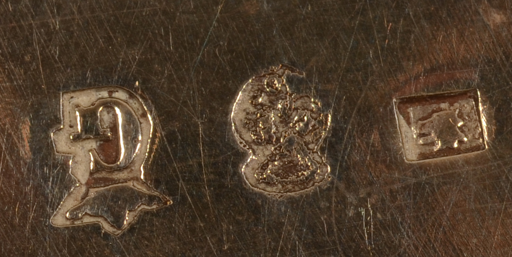 Wolf-Zondervann — Marks on the bottom of the pieces