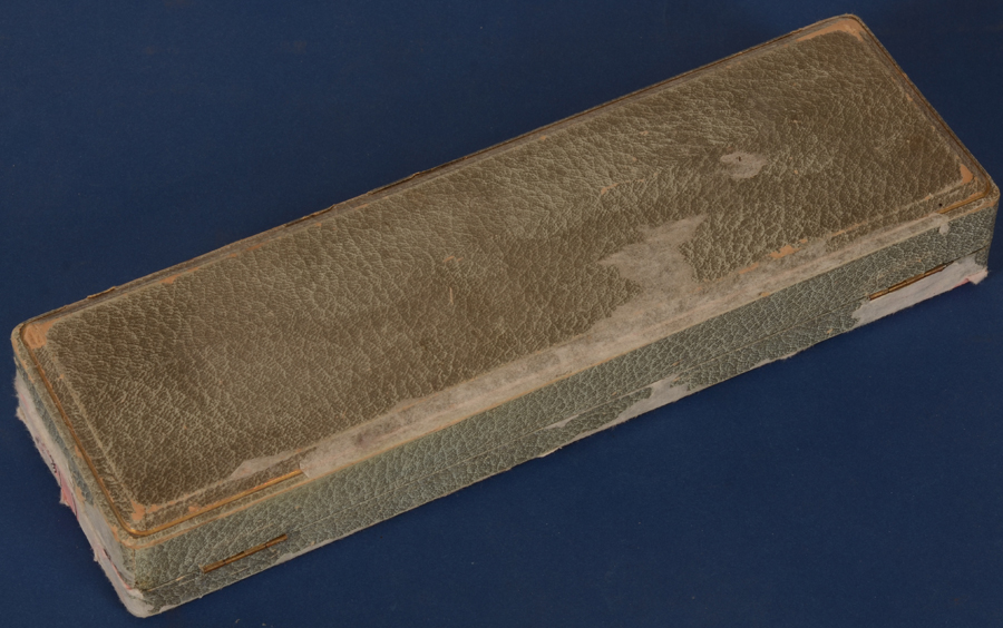 Wolfers Frères Model 219 Cake Server — the original box in closed position