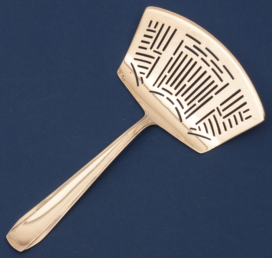Wolfers Frères Chambord model — <p>Superb art deco silver asparagus server</p>