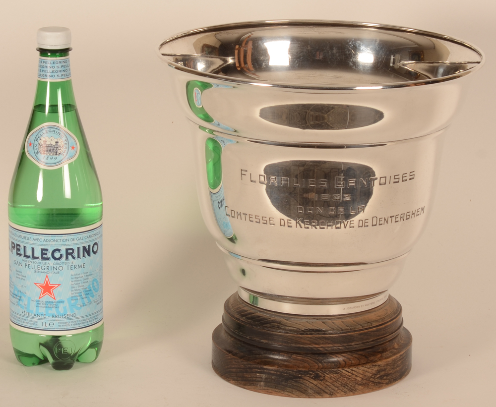 Wolfers Frères — The 1 Liter bottle gives an idea of the size