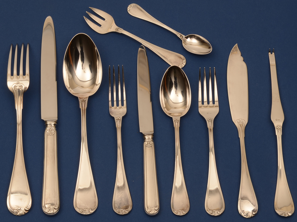 Wolfers Frères S.A. — <p>Ménagère complète en argent massif pour 12 personnes</p>