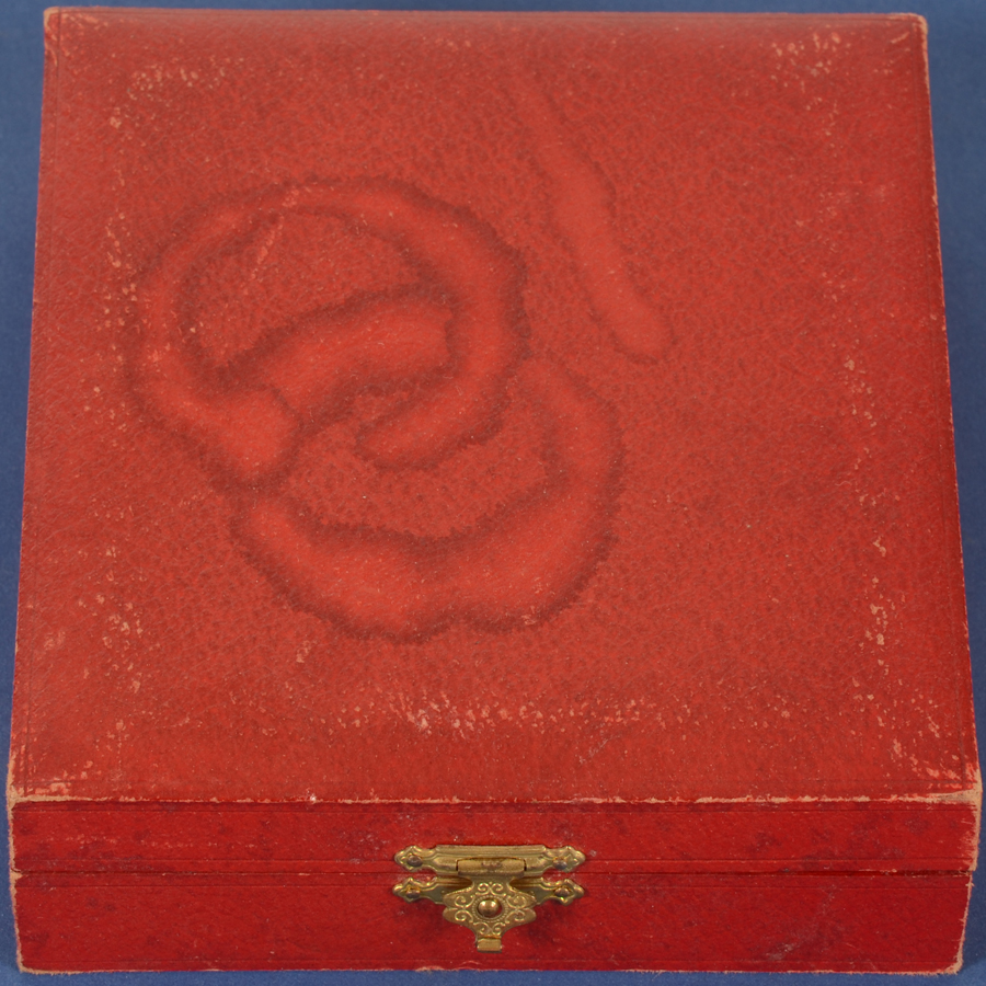 Wolfers Frères  — the box closed, slightly soiled