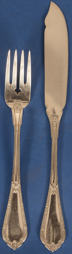 Wolfers Frères model 206 — Couvert à poisson en argent massif de style L XVI