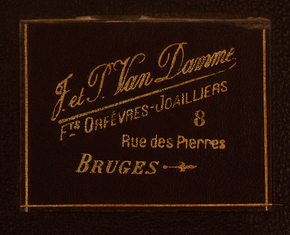 Wolfers Freres  — Mark of the retailer in Bruges through whom the set was sold at the time