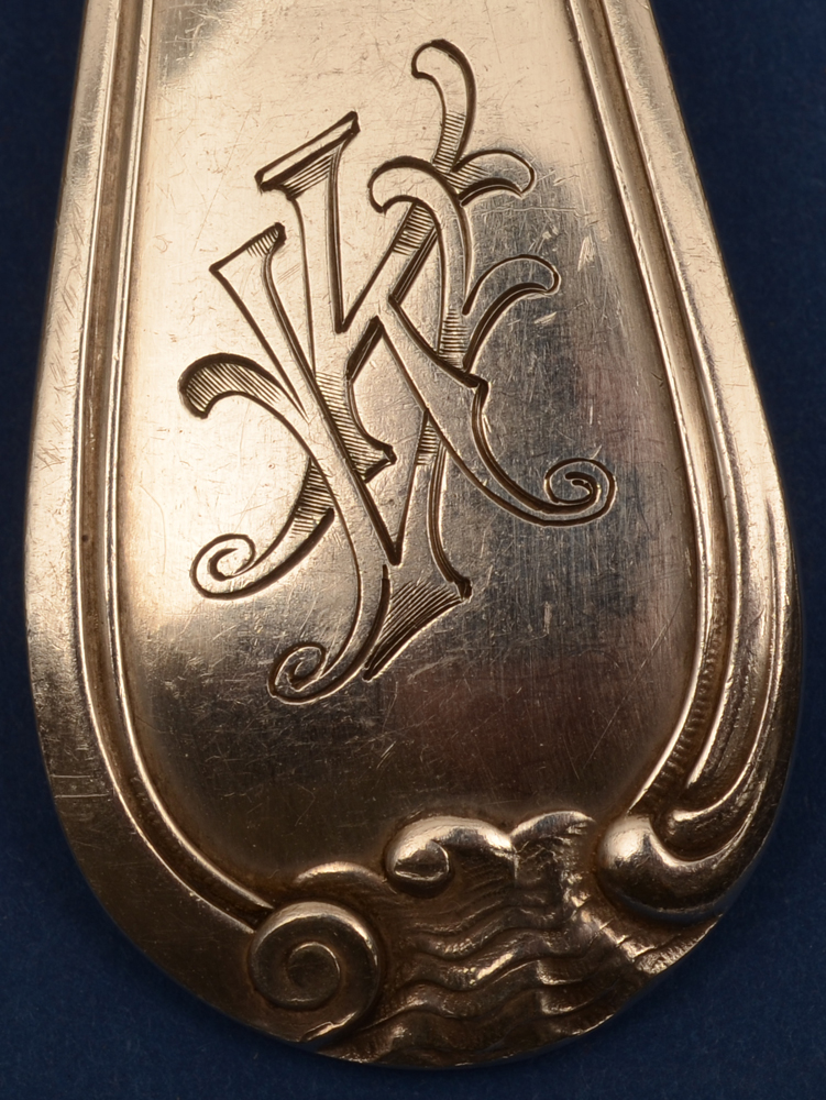 Wolfers Freres — Interlaced engraving at the back of the pieces, in art nouveau type