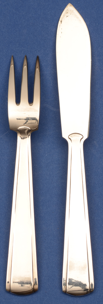 Wolfers Freres — Back of the very modernist fish fork and knife in art deco silver designed by Philippe Wolfers