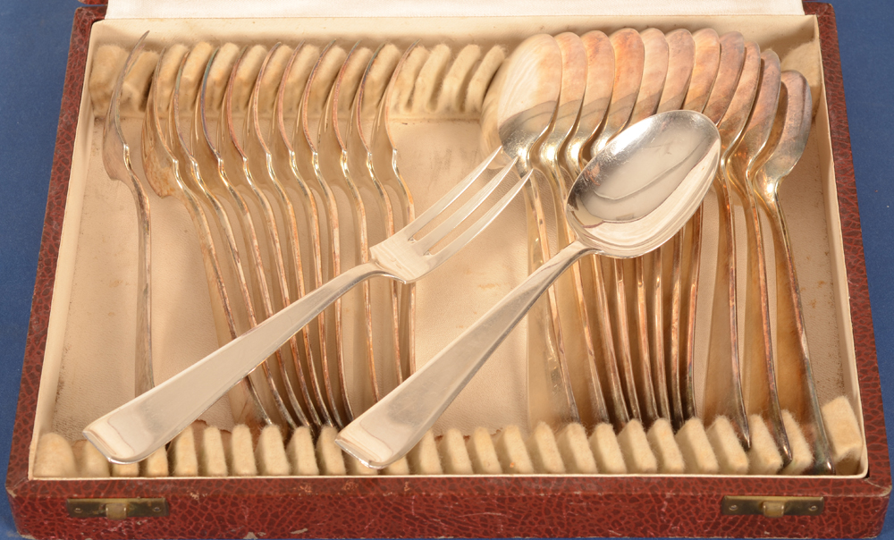 Wolfers Frères  — the set in an associated box