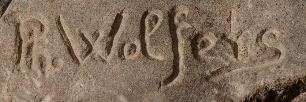 Philippe Wolfers — Signature of the artist at the back of the sculpture