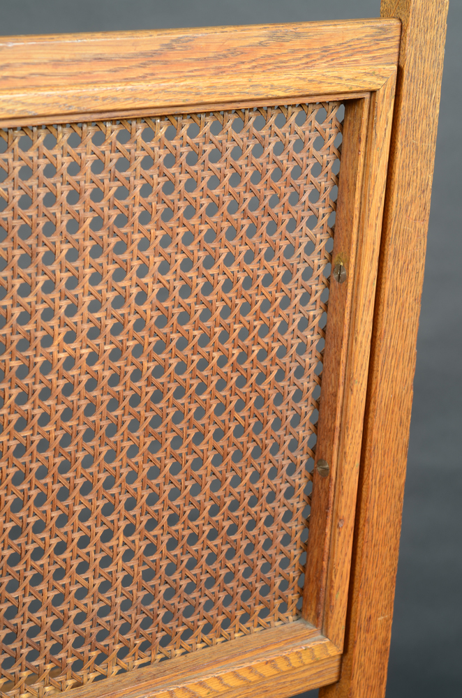 Matthias Zens — Detail of the back, showing the inset of the backrest.