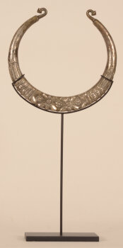 Afghan pectoral hanger