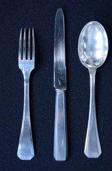 De Bist modernist flatware