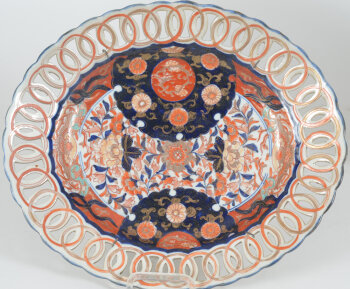 A pair of oval porcelain Imari dishes, Japan