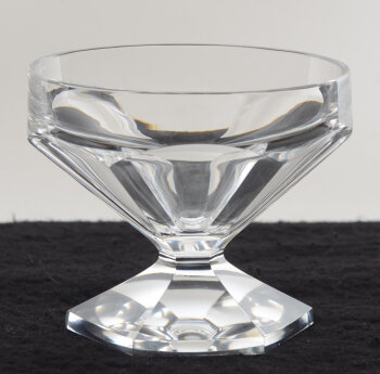 Val St-Lambert Nungesser (sans jambe) cut crystal champagne glass