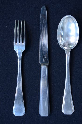 De Bist modernist flatware