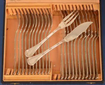 Delheid Frères 12 silver fish forks and 12 fish knives model 30B rubans croises