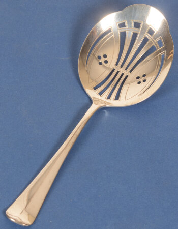 Gerritsen en Van Kempen strawberry spoon silver 1927