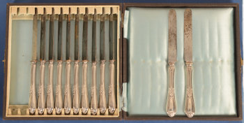 French entree knives in silver and steel