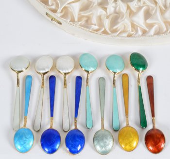 Silver gilt and enamel tea spoons set