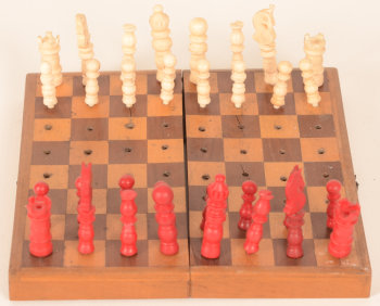 Travel chess set