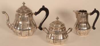 Wolf-Zondervann silver tea set LXIV ciselure tracée