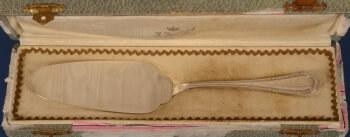 Wolfers Frères model 219 silver cake server