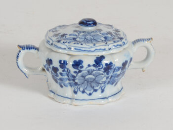 small lobed Delft lidded pot